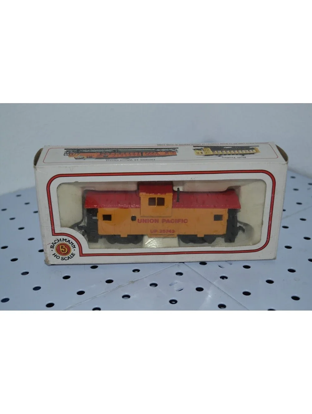 Bachmann HO Scale Union Pacific UP 25743 Caboose